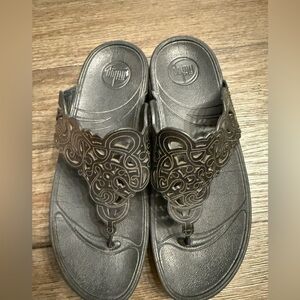 Black cutout Fitflop sandals